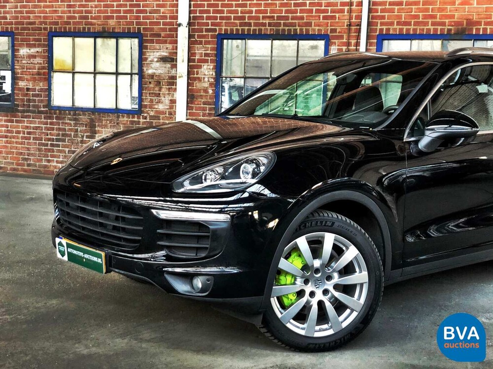 Porsche Cayenne 3.0 S E-Hybrid 416 PS 2015 -Original NL-, HK-999-Z.