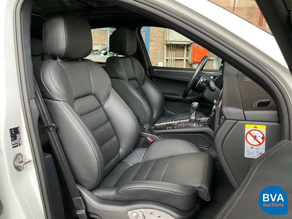 Porsche Macan 2.0 MY20 245 PS 2019.