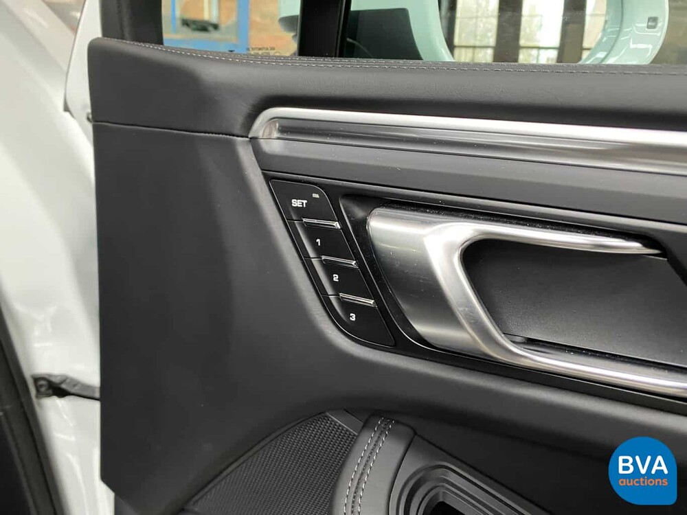 Porsche Macan 2.0 MY20 245 PS 2019.