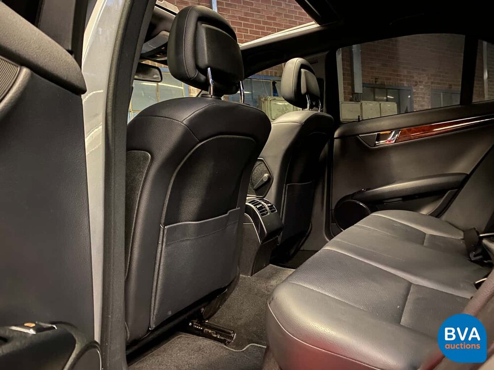 Mercedes-Benz C300 Limousine V6 231pk C-Klasse 2010, J-380-TH