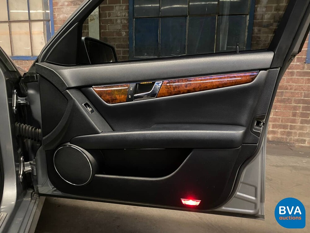 Mercedes-Benz C300 Limousine V6 231pk C-Klasse 2010, J-380-TH