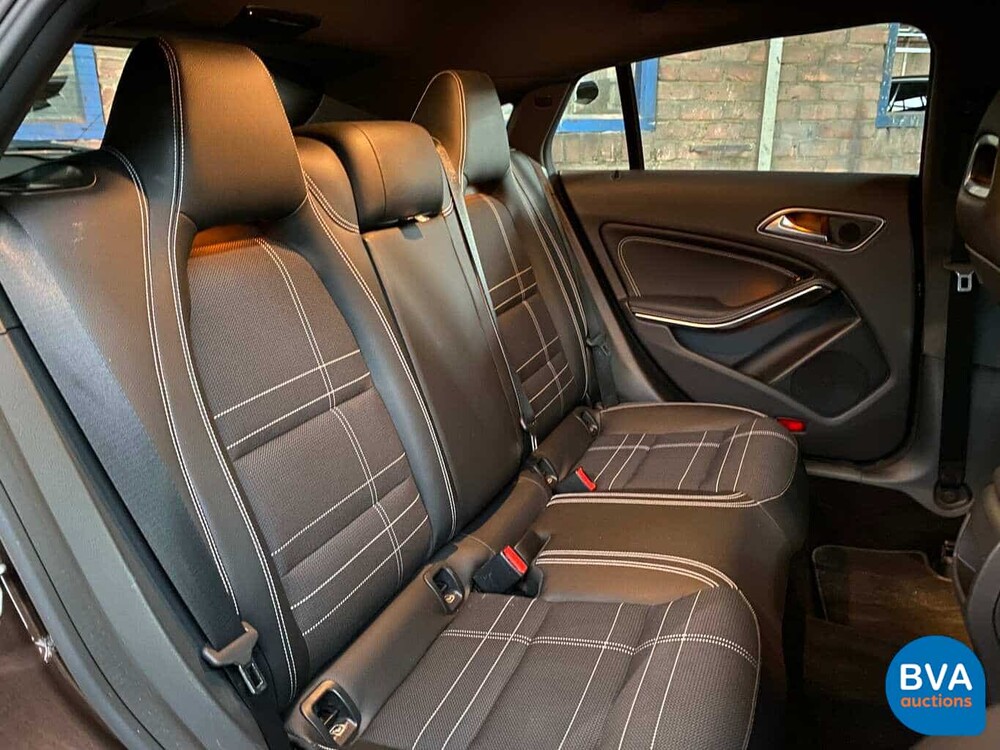 Mercedes-Benz CLA180 Shooting Brake 122pk CLA-Klasse 2015, J-604-NT