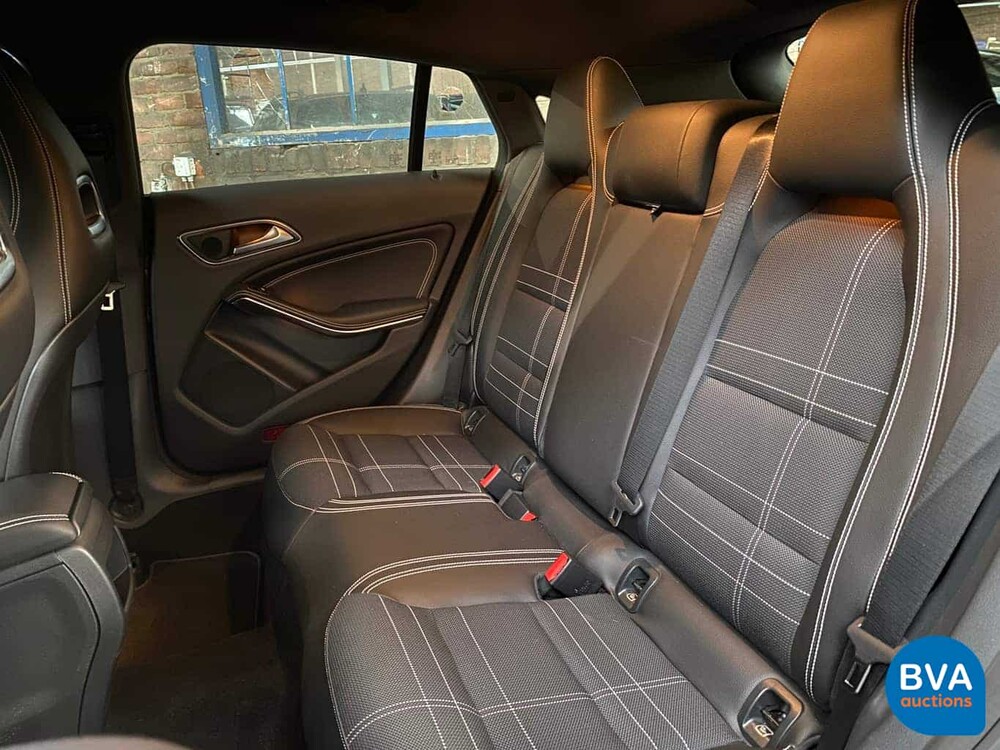 Mercedes-Benz CLA180 Shooting Brake 122pk CLA-Klasse 2015, J-604-NT