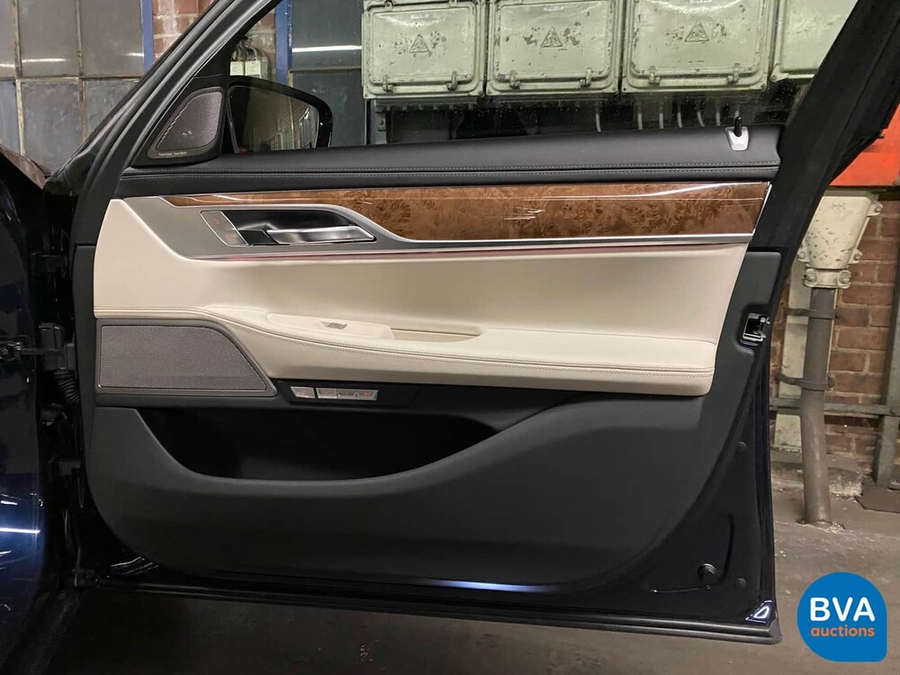 BMW 730d xDrive 265hp 7-Series 2015, JV-536-N.