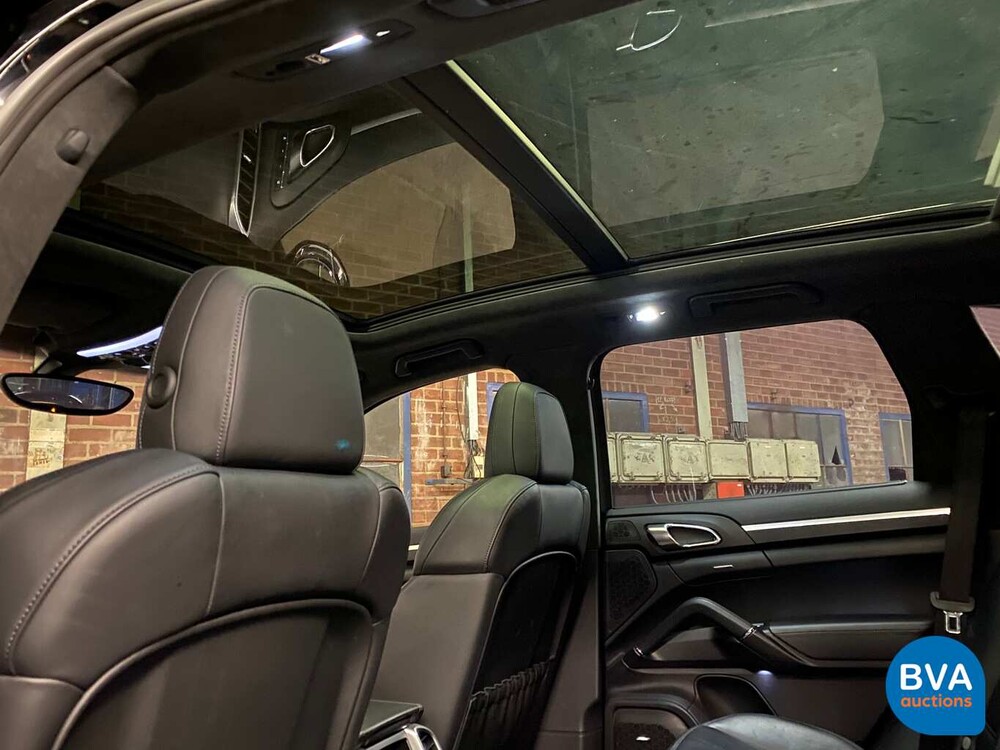 Porsche Cayenne 4.8 Turbo V8 500hp 2011, 2-ZLF-03.