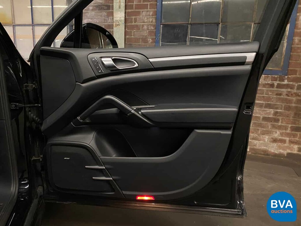 Porsche Cayenne 4.8 Turbo V8 500hp 2011, 2-ZLF-03.