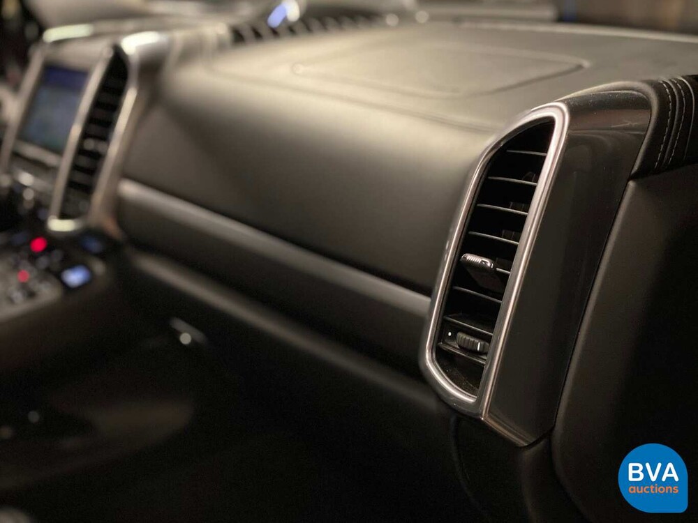 Porsche Cayenne 4.8 Turbo V8 500hp 2011, 2-ZLF-03.