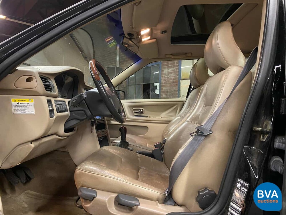Volvo V70 2.5 Luxury-Line 144pk 1999 -Origineel NL-, XV-GX-33