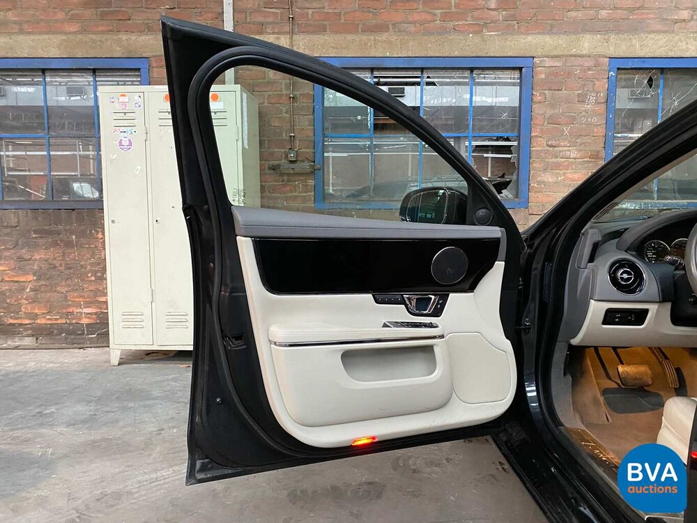 Jaguar XJ 3.0 V6D Portfolio 275 PS 2014, TS-960-J.