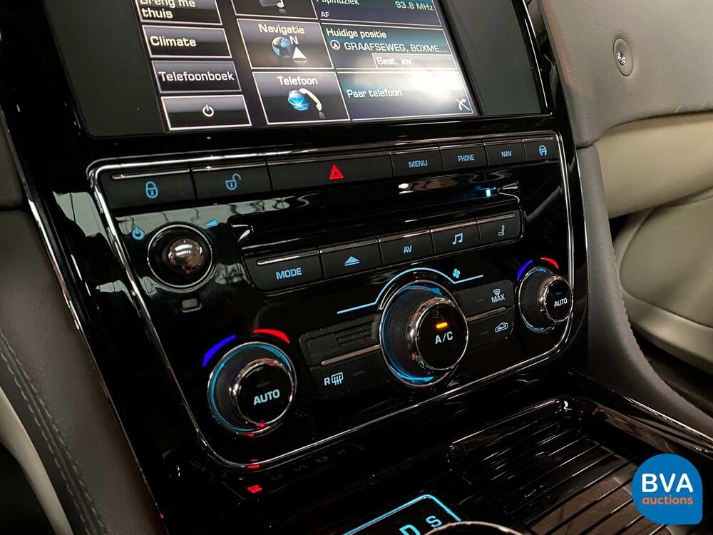 Jaguar XJ 3.0 V6D Portfolio 275 PS 2014, TS-960-J.