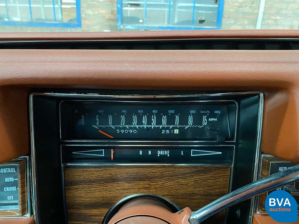 Cadillac Eldorado Coupe 6.9 V8 1977, 63-YD-33.