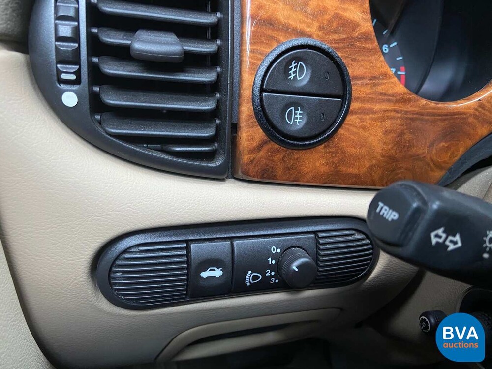 Jaguar XJ8 3.2 V8 237 PS X308 2000.