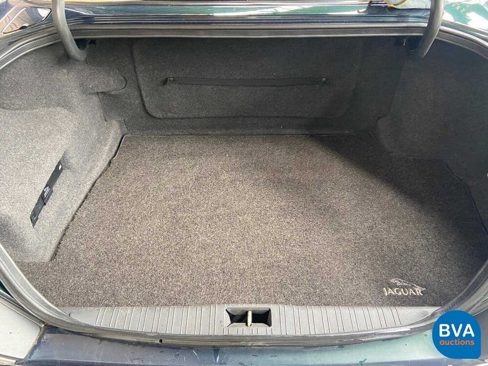 Jaguar XJ8 3.2 V8 237 PS X308 2000.