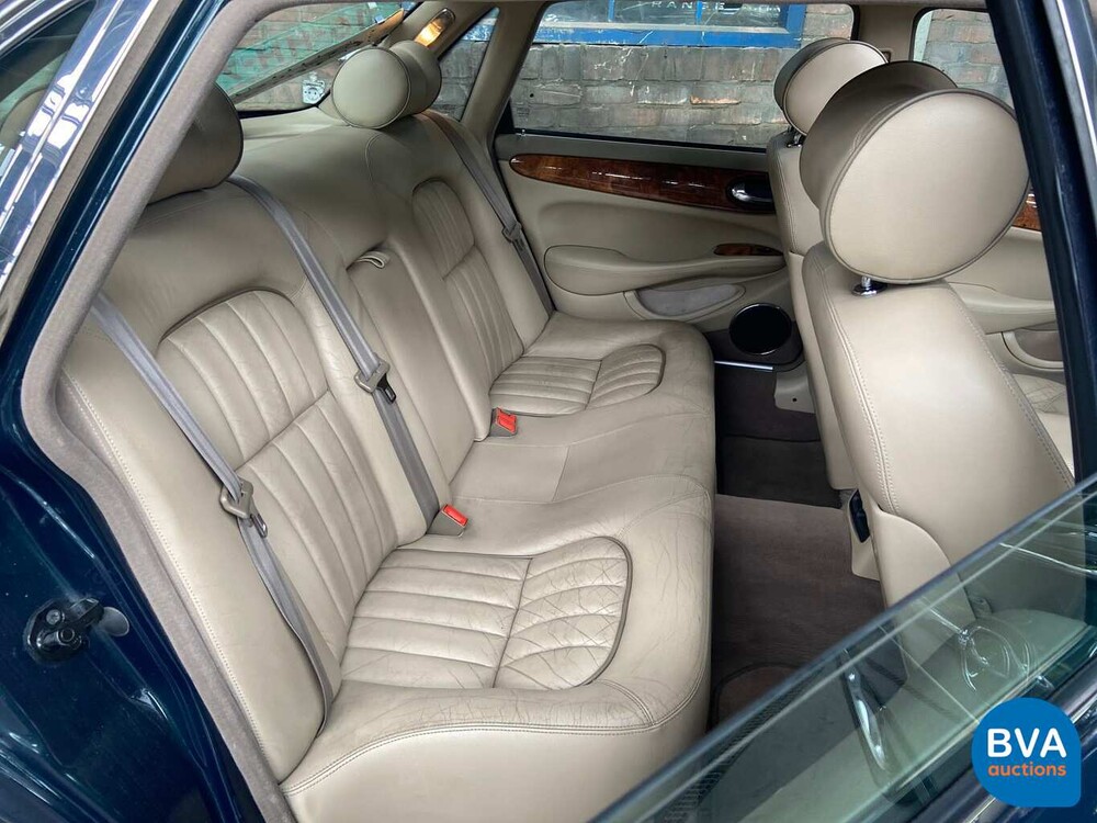 Jaguar XJ8 3.2 V8 237 PS X308 2000.