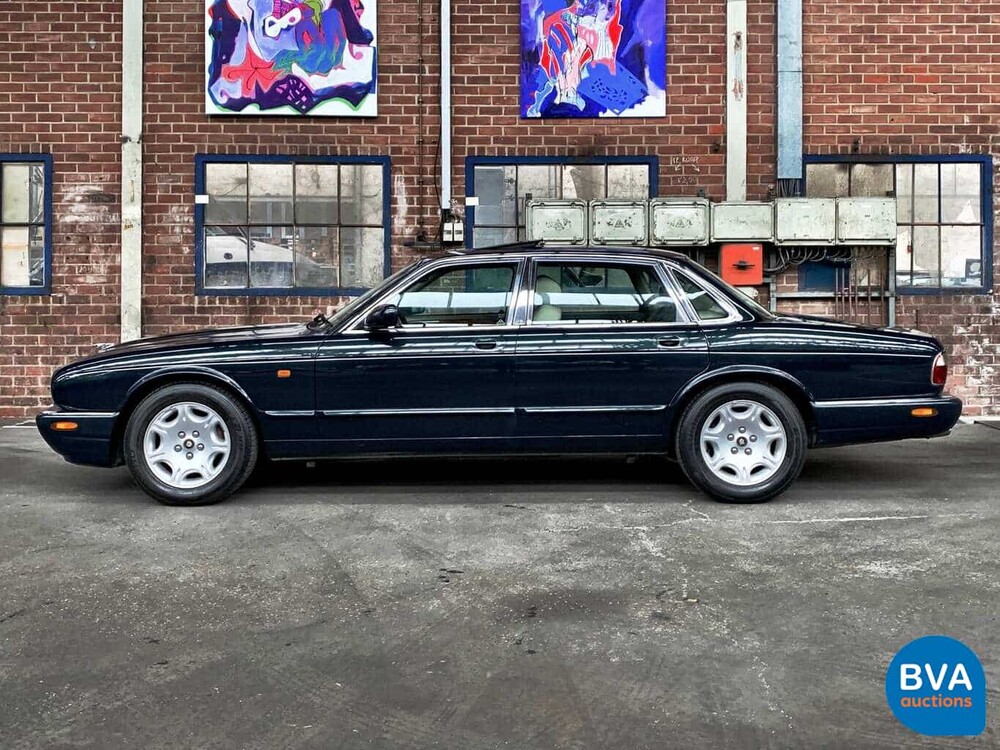 Jaguar XJ8 3.2 V8 237 PS X308 2000.