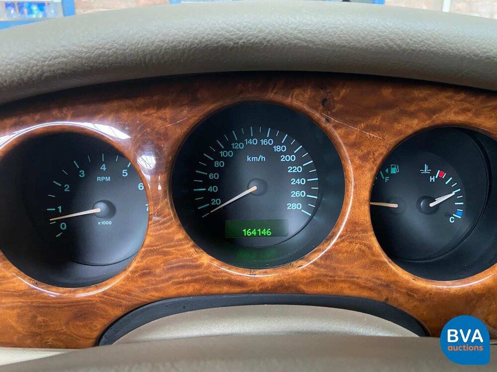 Jaguar XJ8 3.2 V8 237 PS X308 2000.