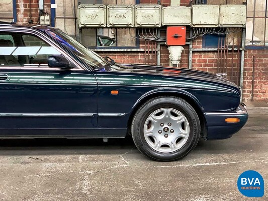 Jaguar XJ8 3.2 V8 237hp X308 2000.