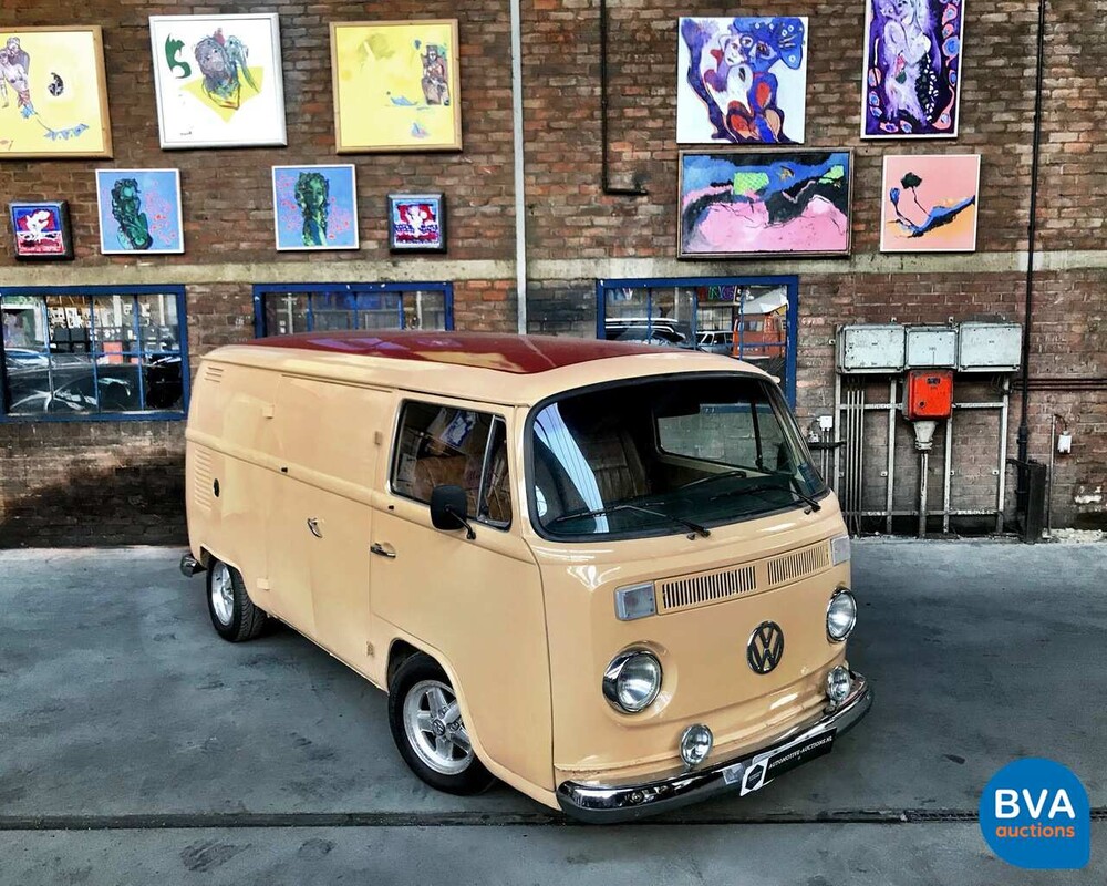 Volkwagen T2 Panel von 1987.