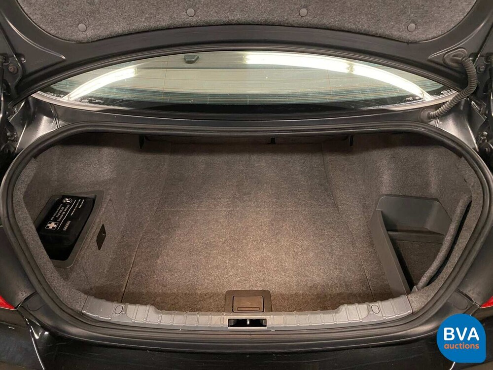 BMW 330i Sedan 258hp Youngtimer 2005, TX-406-N.