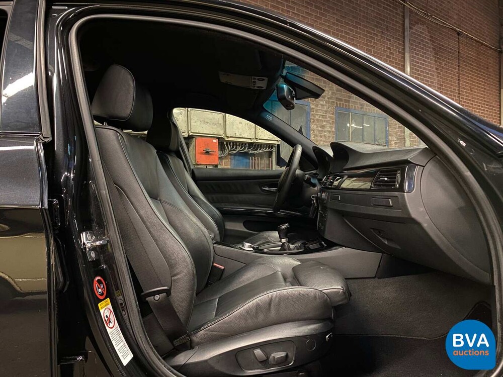 BMW 330i Sedan 258hp Youngtimer 2005, TX-406-N.