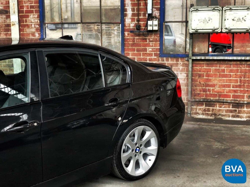 BMW 330i Sedan 258hp Youngtimer 2005, TX-406-N.