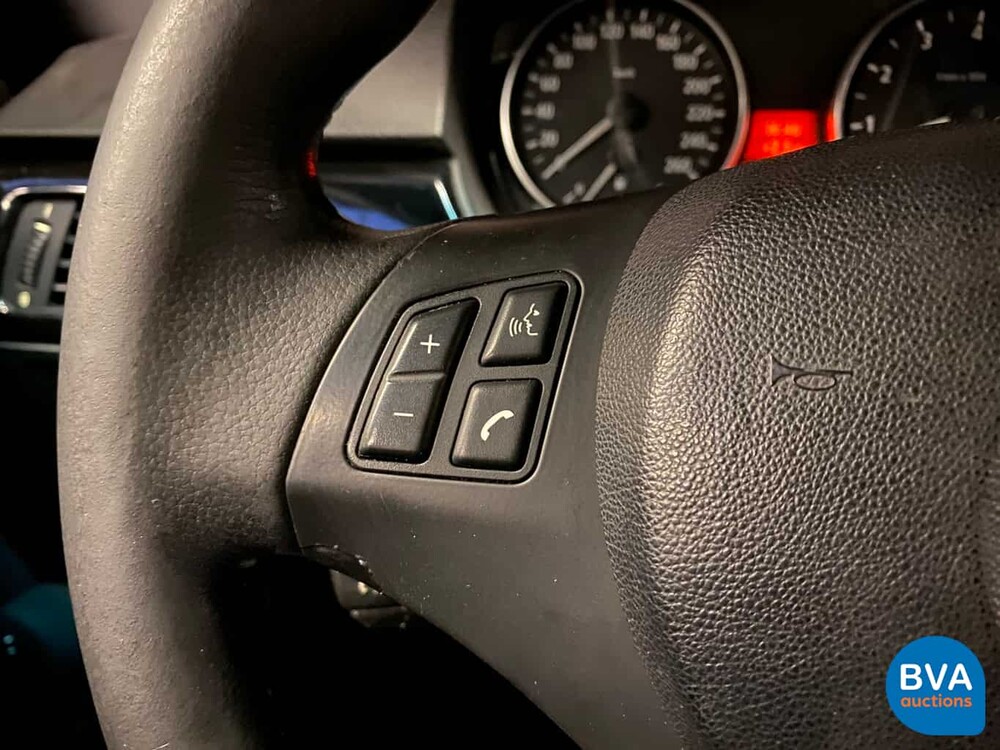 BMW 330i Sedan 258hp Youngtimer 2005, TX-406-N.