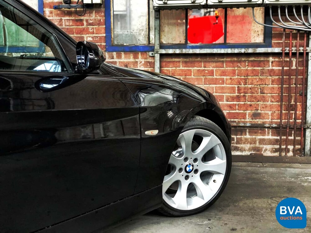 BMW 330i Sedan 258hp Youngtimer 2005, TX-406-N.