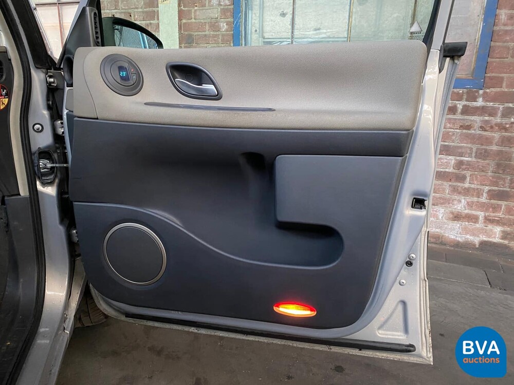 Renault Grand Espace 3.5 V6 241 PS Automatik 2004 - Original NL -, 54-NP-XS.