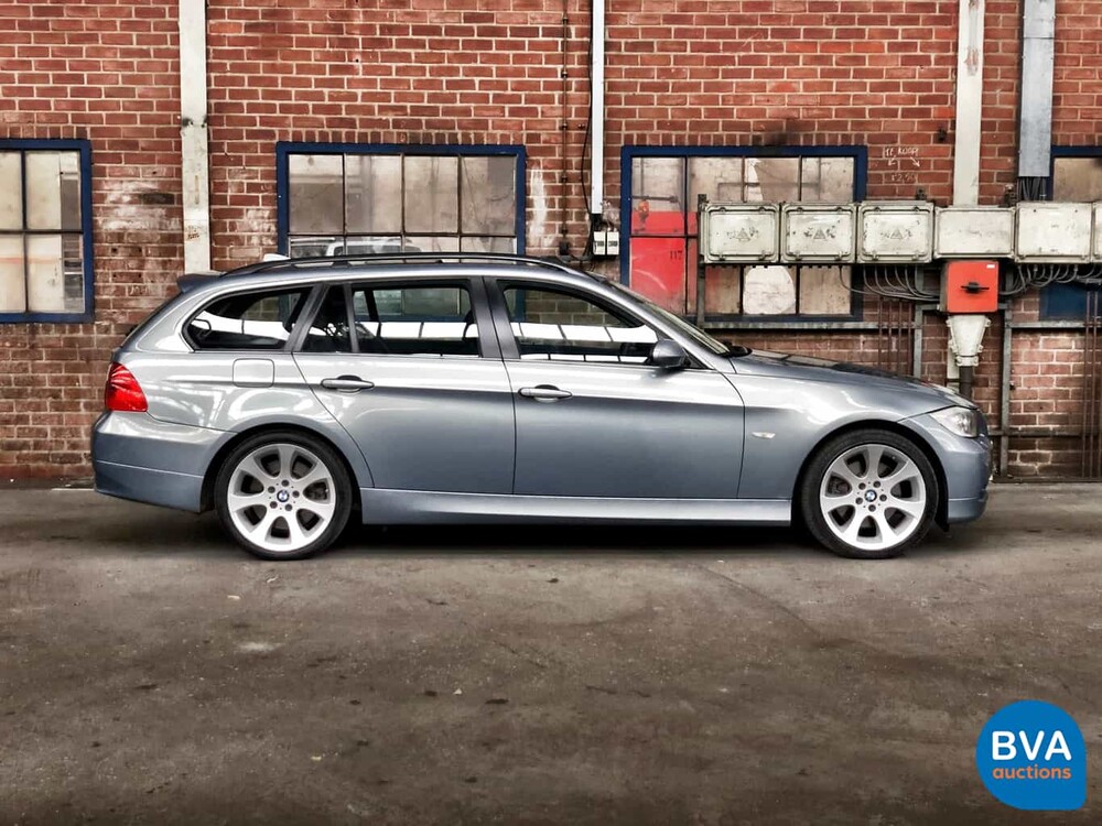BMW 330xi Touring 230 PS Youngtimer E91 2005.