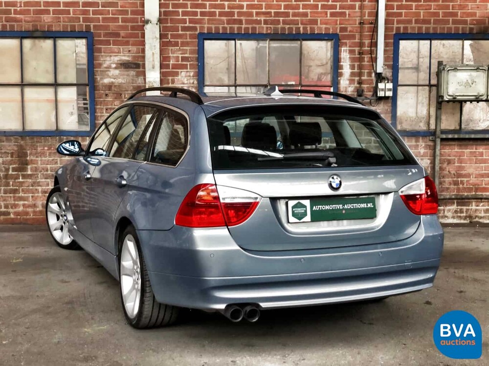 BMW 330xi Touring 230 PS Youngtimer E91 2005.