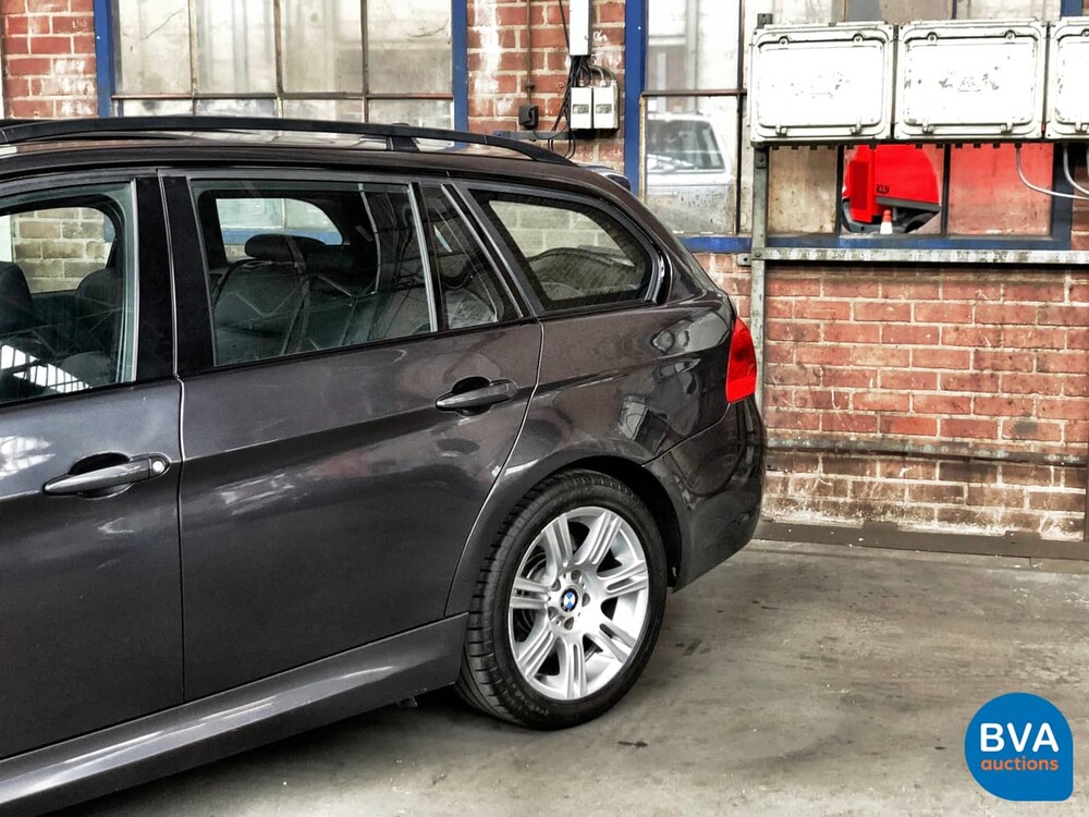 BMW 330xi Touring M Paket 3er 258 PS E91 Youngtimer 2005, J-694-JT.