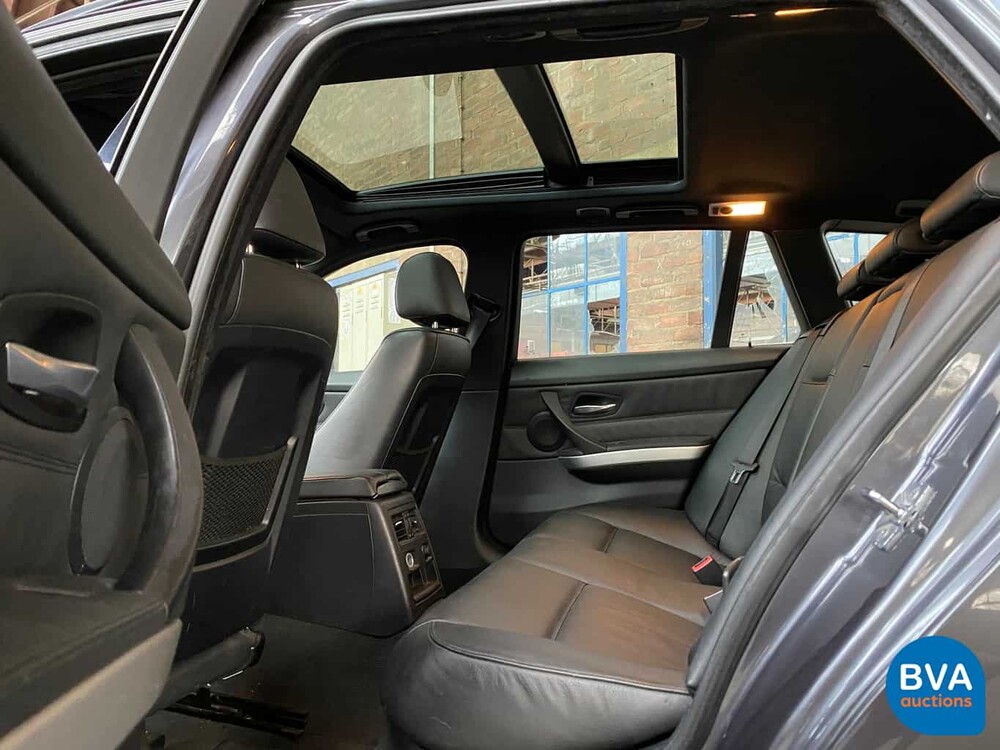 BMW 330xi Touring M Paket 3er 258 PS E91 Youngtimer 2005, J-694-JT.