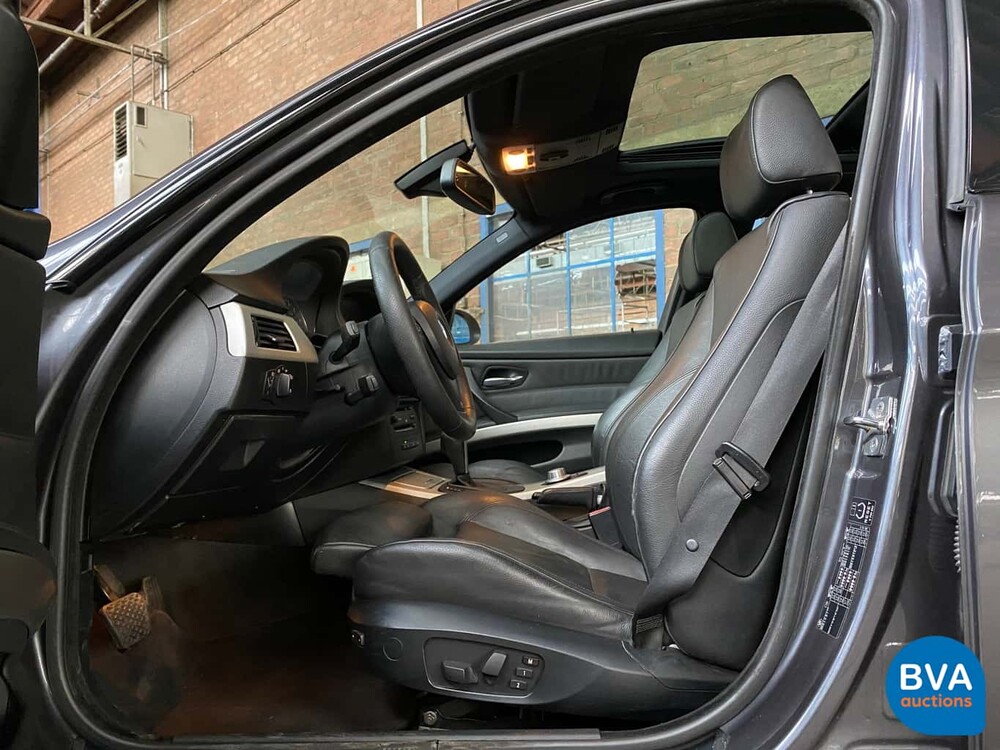 BMW 330xi Touring M Paket 3er 258 PS E91 Youngtimer 2005, J-694-JT.