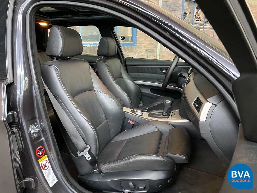 BMW 330xi Touring M Paket 3er 258 PS E91 Youngtimer 2005, J-694-JT.