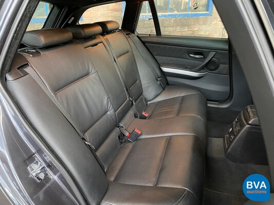 BMW 330xi Touring M package 3-Series 258hp E91 Youngtimer 2005, J-694-JT.