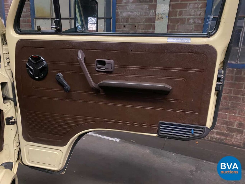 Volkswagen T3 Westfalia Camper Transporter 1982, J-680-JT.