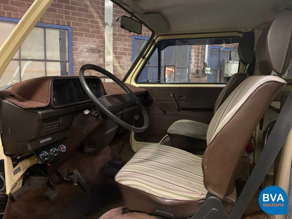 Volkswagen T3 Westfalia Camper Transporter 1982, J-680-JT.