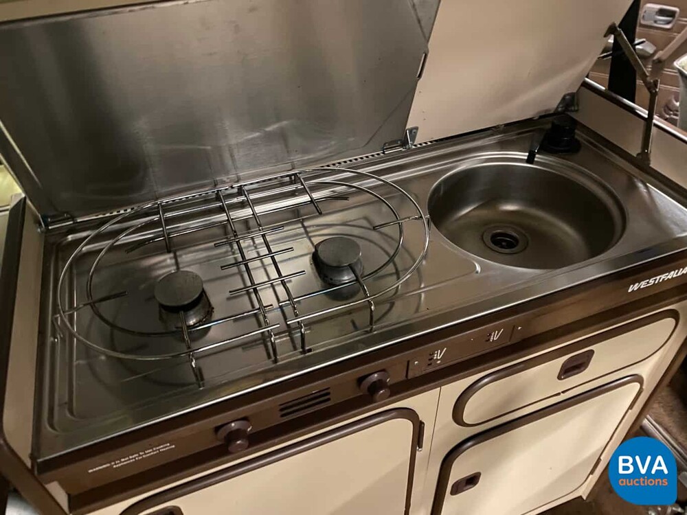 Volkswagen T3 Westfalia Camper Transporter 1982, J-680-JT.