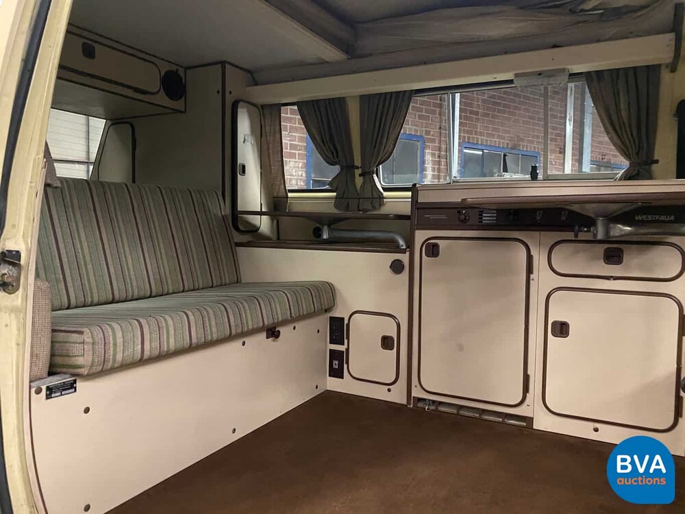 Volkswagen T3 Westfalia Camper Transporter 1982, J-680-JT.