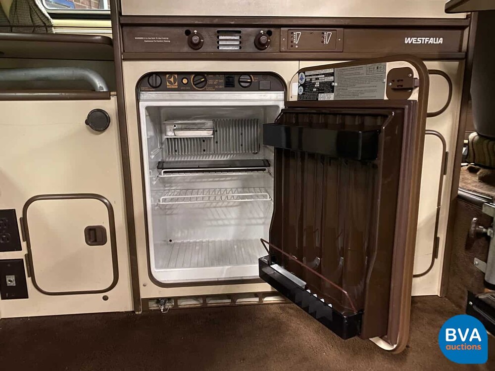 Volkswagen T3 Westfalia Camper Transporter 1982, J-680-JT.