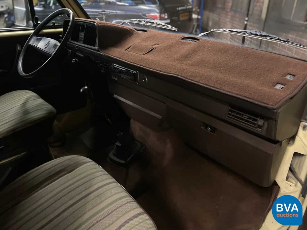 Volkswagen T3 Westfalia Camper Transporter 1982, J-680-JT.