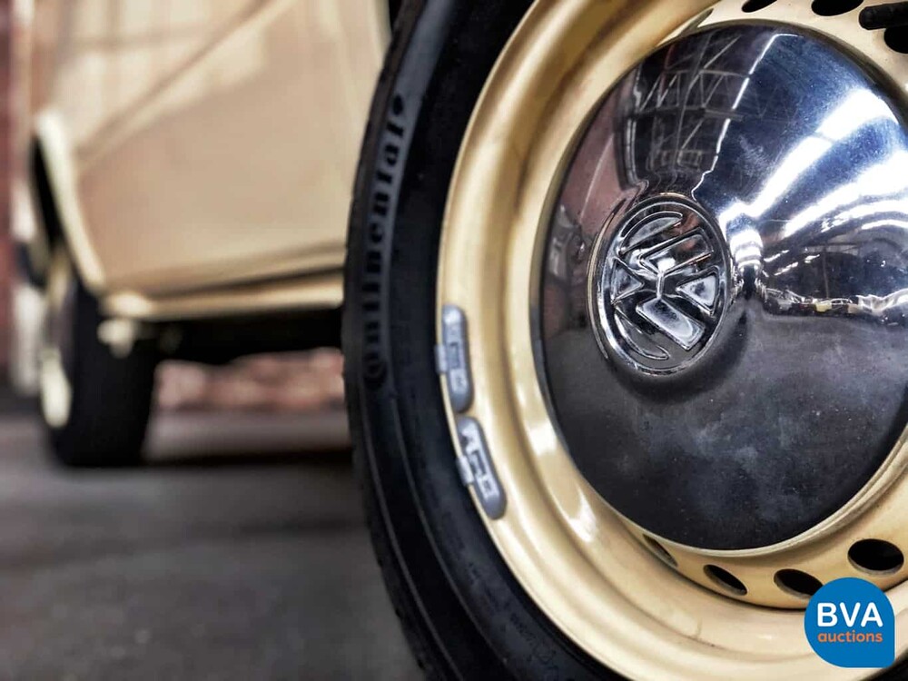 Volkswagen T3 Westfalia Camper Transporter 1982, J-680-JT.