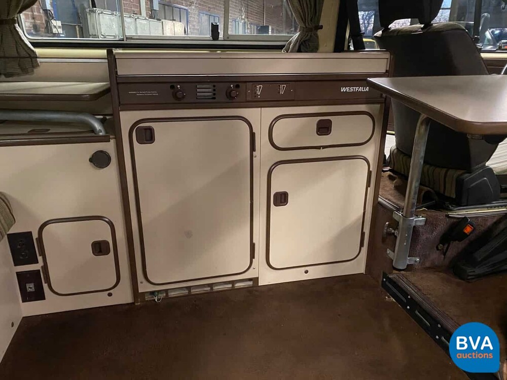 Volkswagen T3 Westfalia Camper Transporter 1982, J-680-JT.