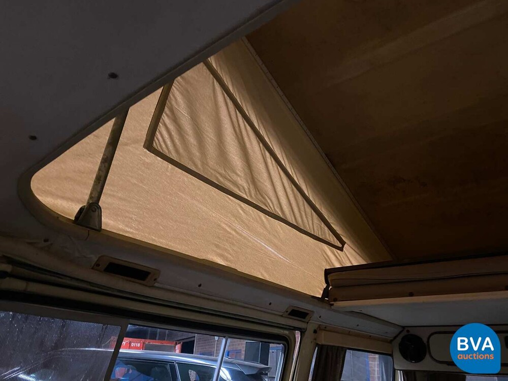 Volkswagen T3 Westfalia Camper Transporter 1982, J-680-JT.