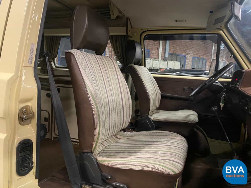Volkswagen T3 Westfalia Camper Transporter 1982, J-680-JT.