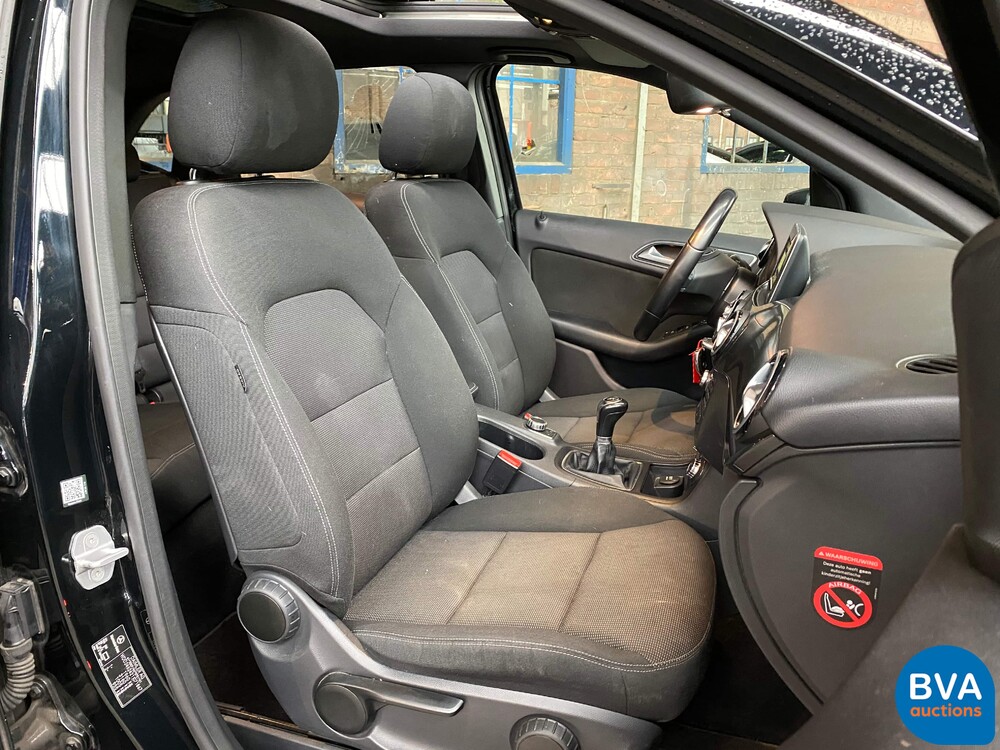 Mercedes-Benz B180 Blue Efficiency 122pk B-Klasse Ambition 2012 -Org NL-, 13-XKS-1
