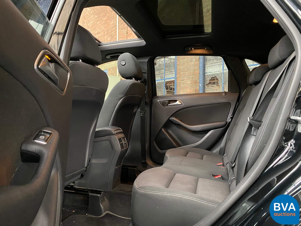 Mercedes-Benz B180 Blue Efficiency 122pk B-Klasse Ambition 2012 -Org NL-, 13-XKS-1