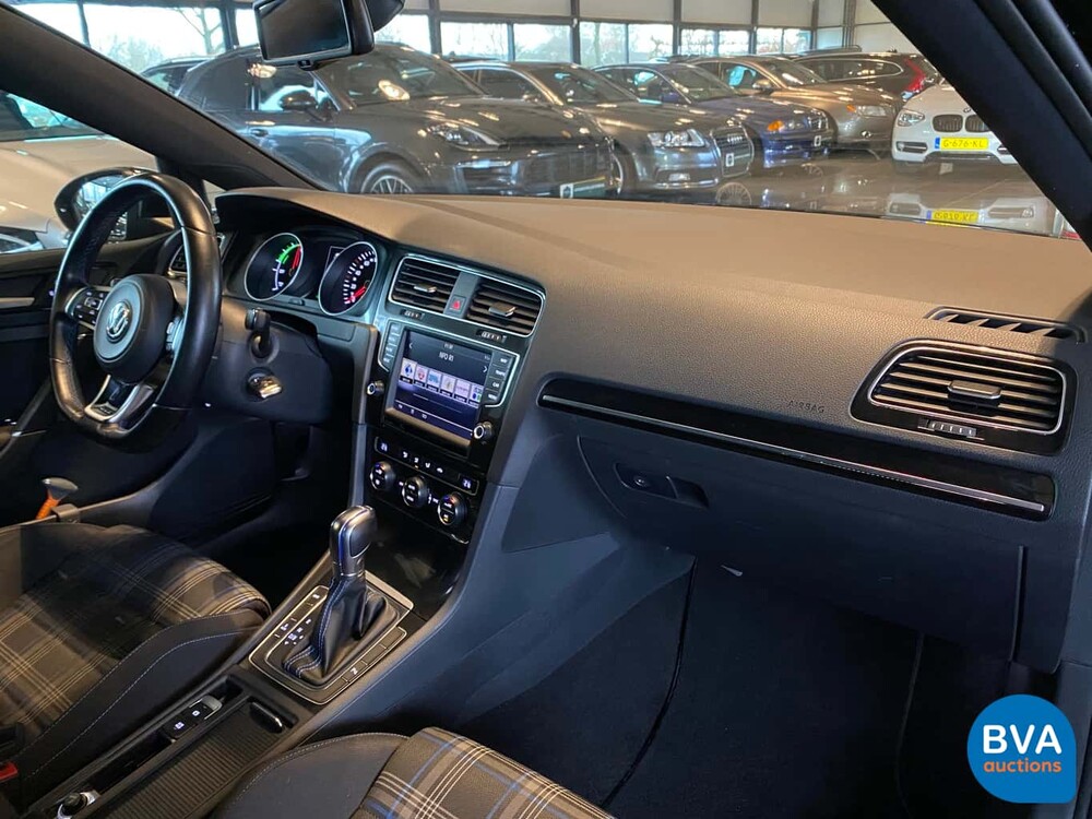 Volkswagen Golf GTE 1.4 TSI 204pk 2015 -Origineel NL-, GT-743-V