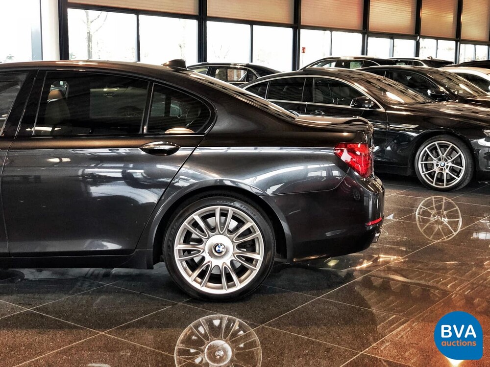 BMW 760i 544pk V12 Turbo 2014 7-serie Individual, G-433-BG