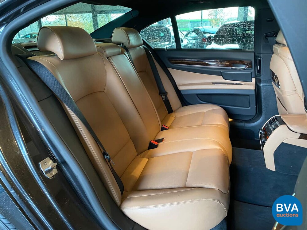 BMW 760i 544pk V12 Turbo 2014 7-serie Individual, G-433-BG